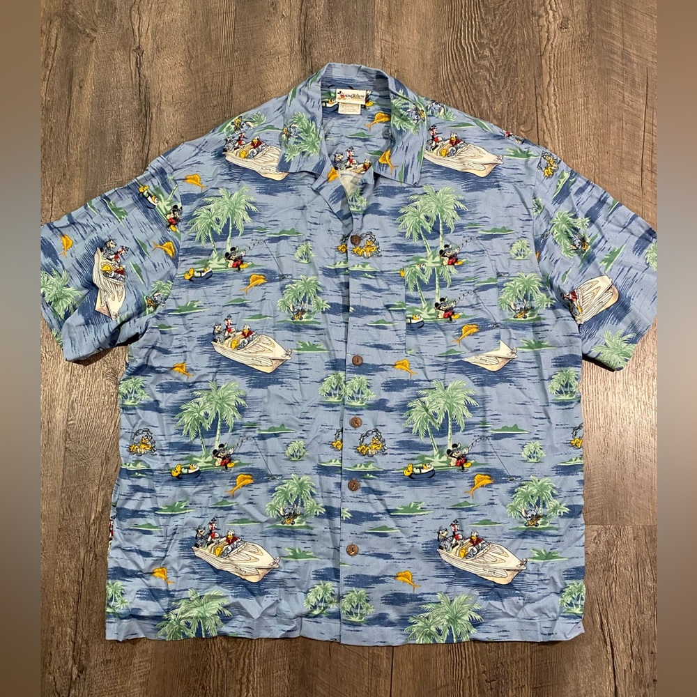 Disney Resort Vintage Hawaiian Button Down Mickey Goofy Fishing Shirt